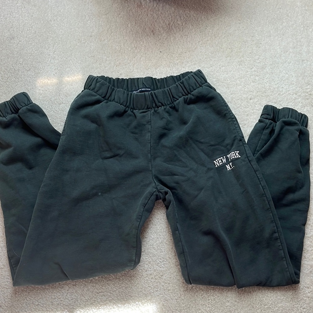 Brandy Melville New York forest green sweatpants